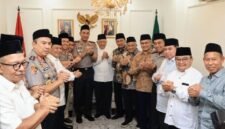 Foto: Pertemuan Kapolri dengan Ketua Umum PBNU KH Abdul Hakim Mahfudz atau Gus Kikin beserta jajaran di kantor PBNU, Kamis (29/10/2026). (Istimewa)