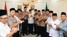 Foto: Pertemuan Kapolri dengan Ketua Umum PBNU KH Abdul Hakim Mahfudz atau Gus Kikin beserta jajaran di kantor PBNU, Kamis (29/10/2026). (Istimewa)